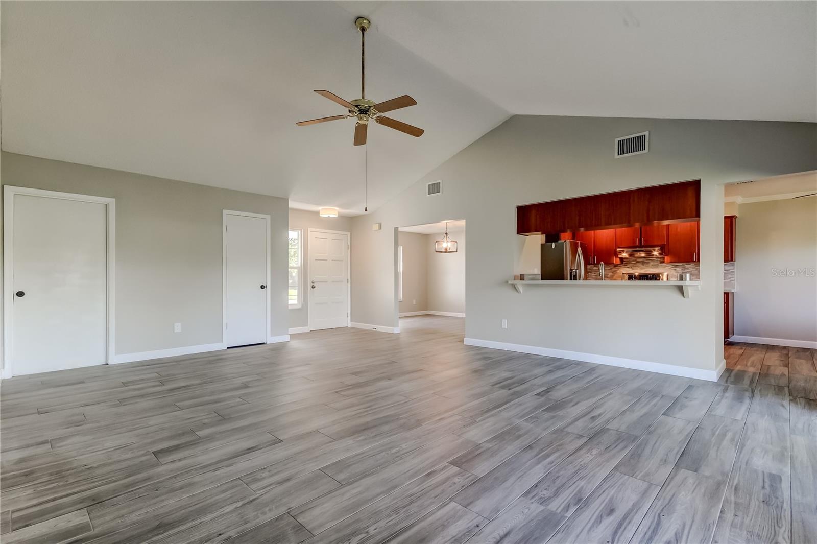 Image 5 of 52 For 5005 Pennsbury Drive