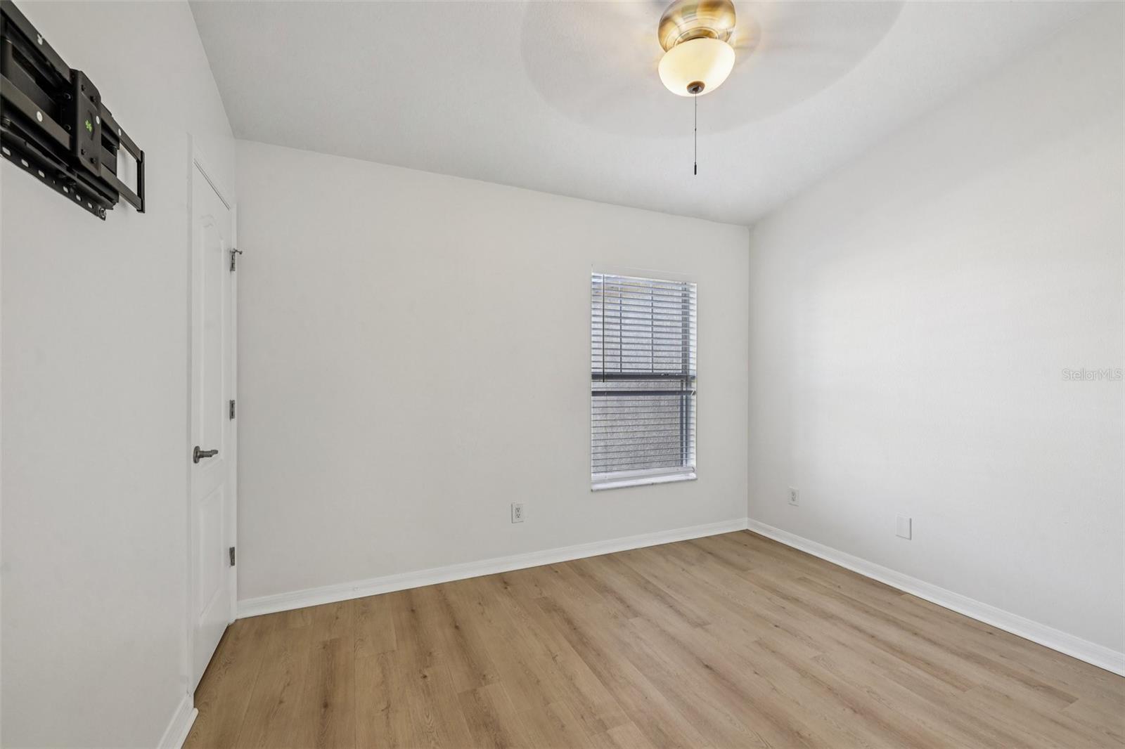 Image 26 of 60 For 31234 Claridge Place