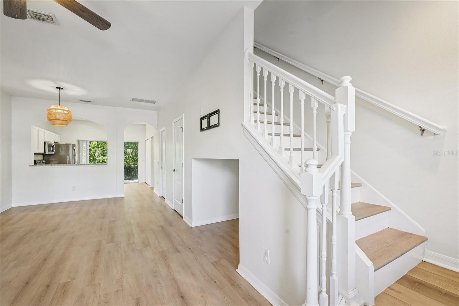 Image 6 of 60 For 31234 Claridge Place