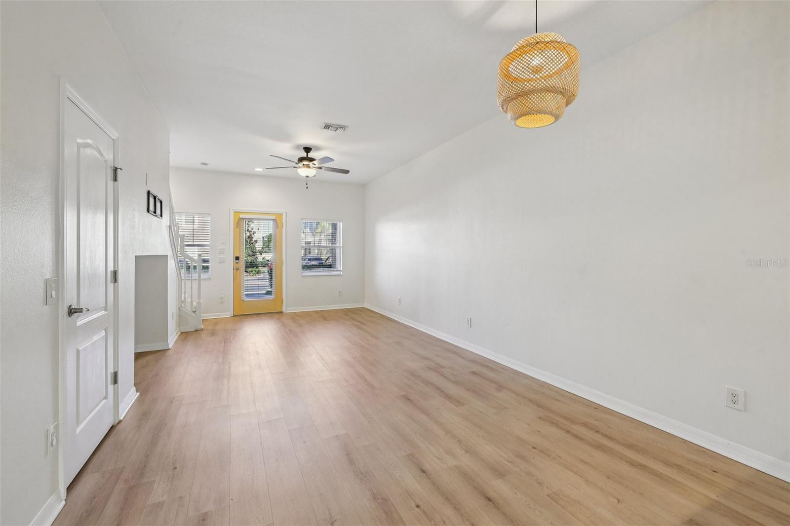 Image 8 of 60 For 31234 Claridge Place