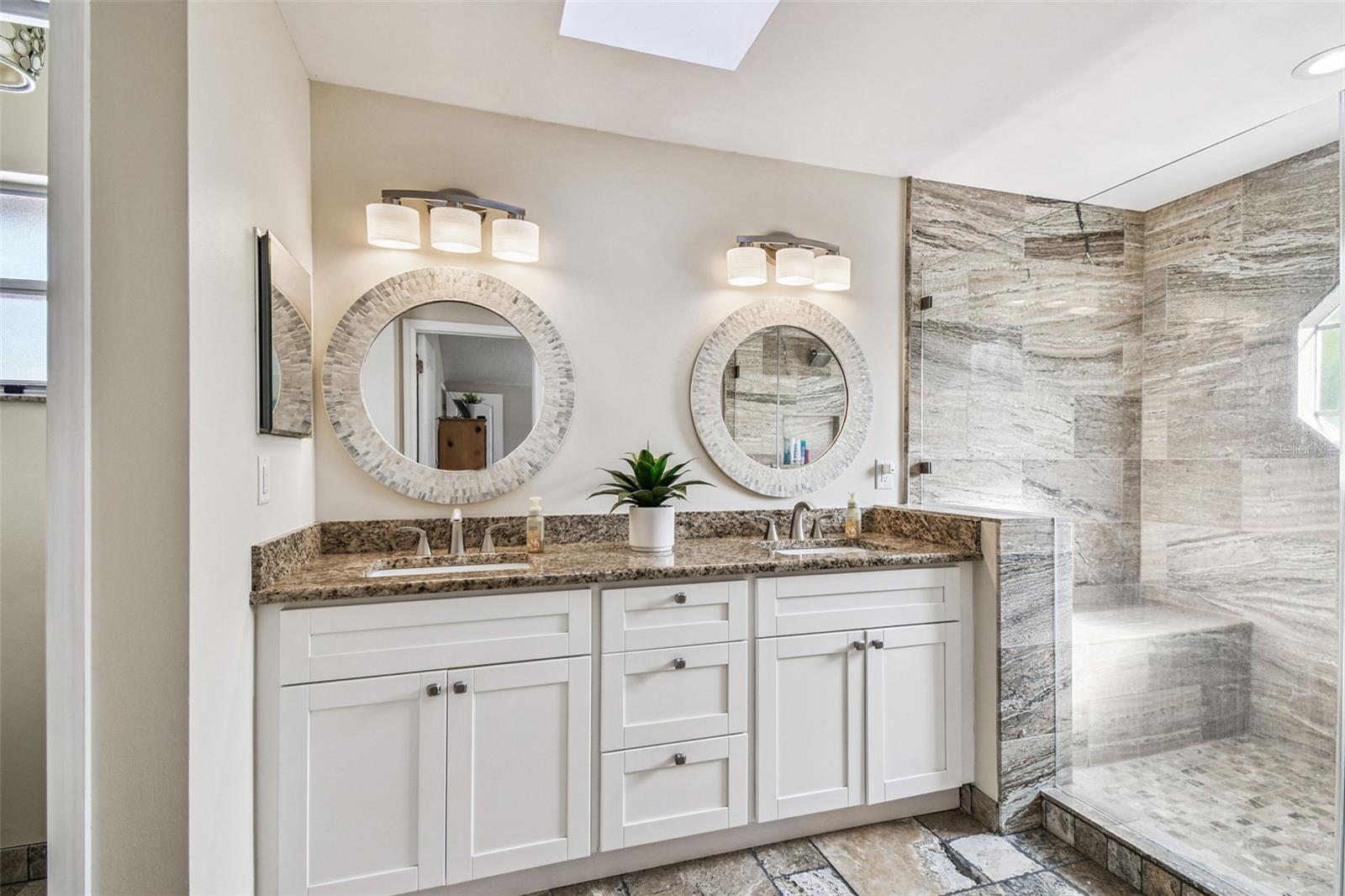 Image 23 of 38 For 3710 Tacon Street