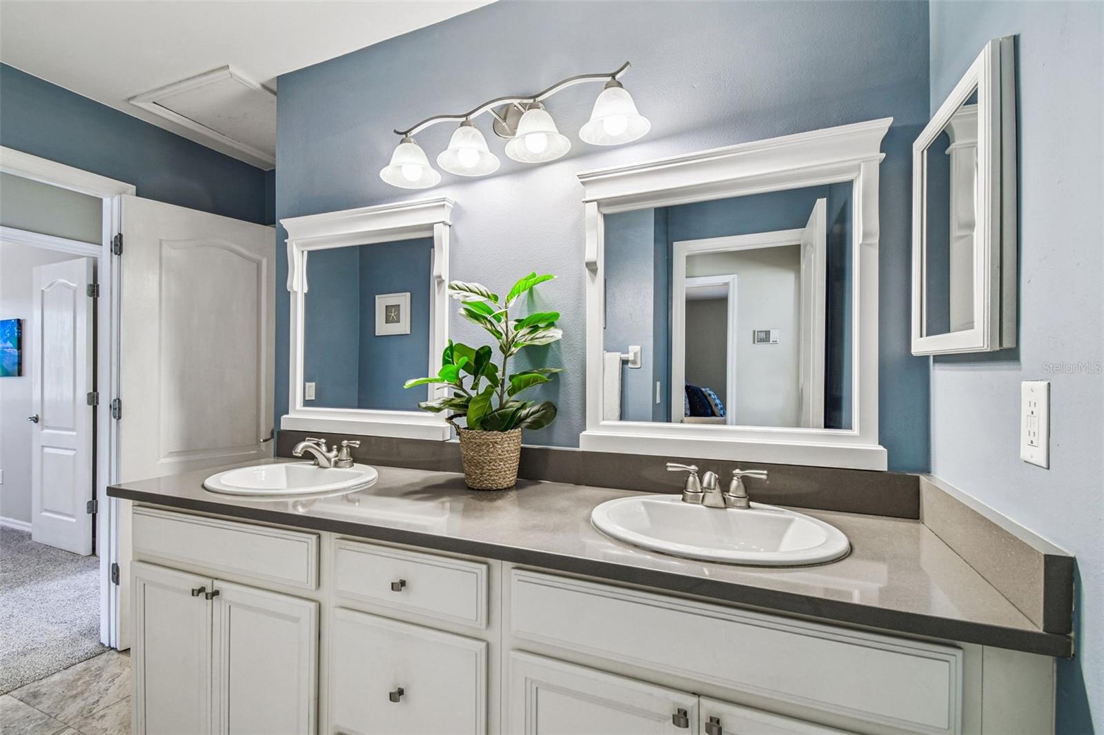 Image 28 of 38 For 3710 Tacon Street