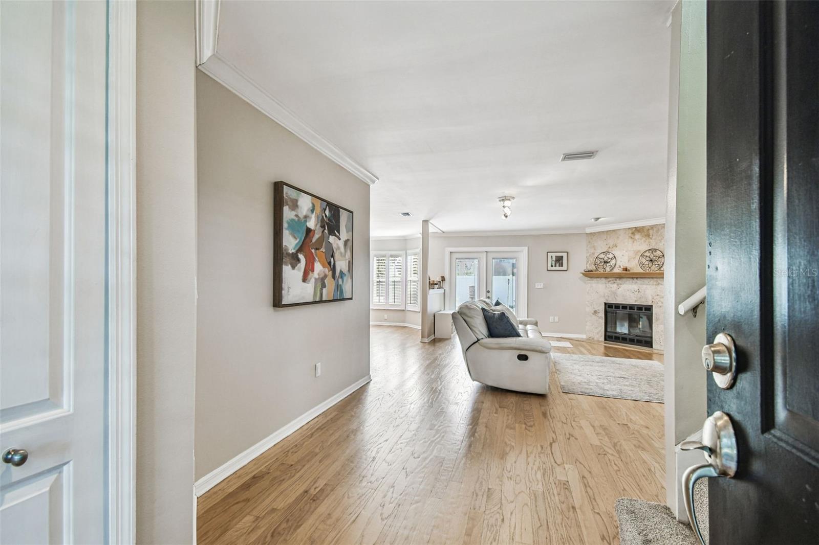 Image 4 of 38 For 3710 Tacon Street