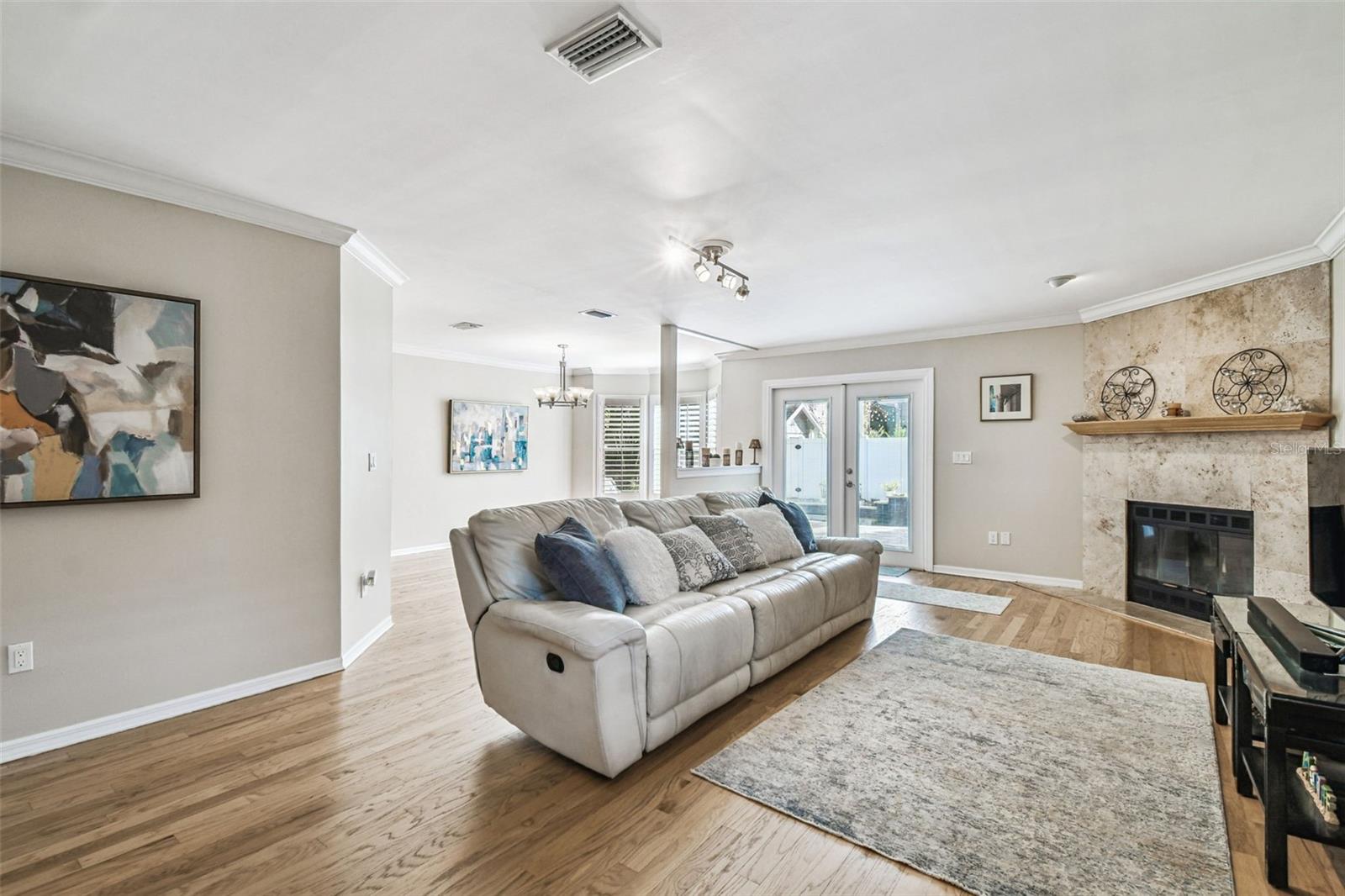 Image 6 of 38 For 3710 Tacon Street