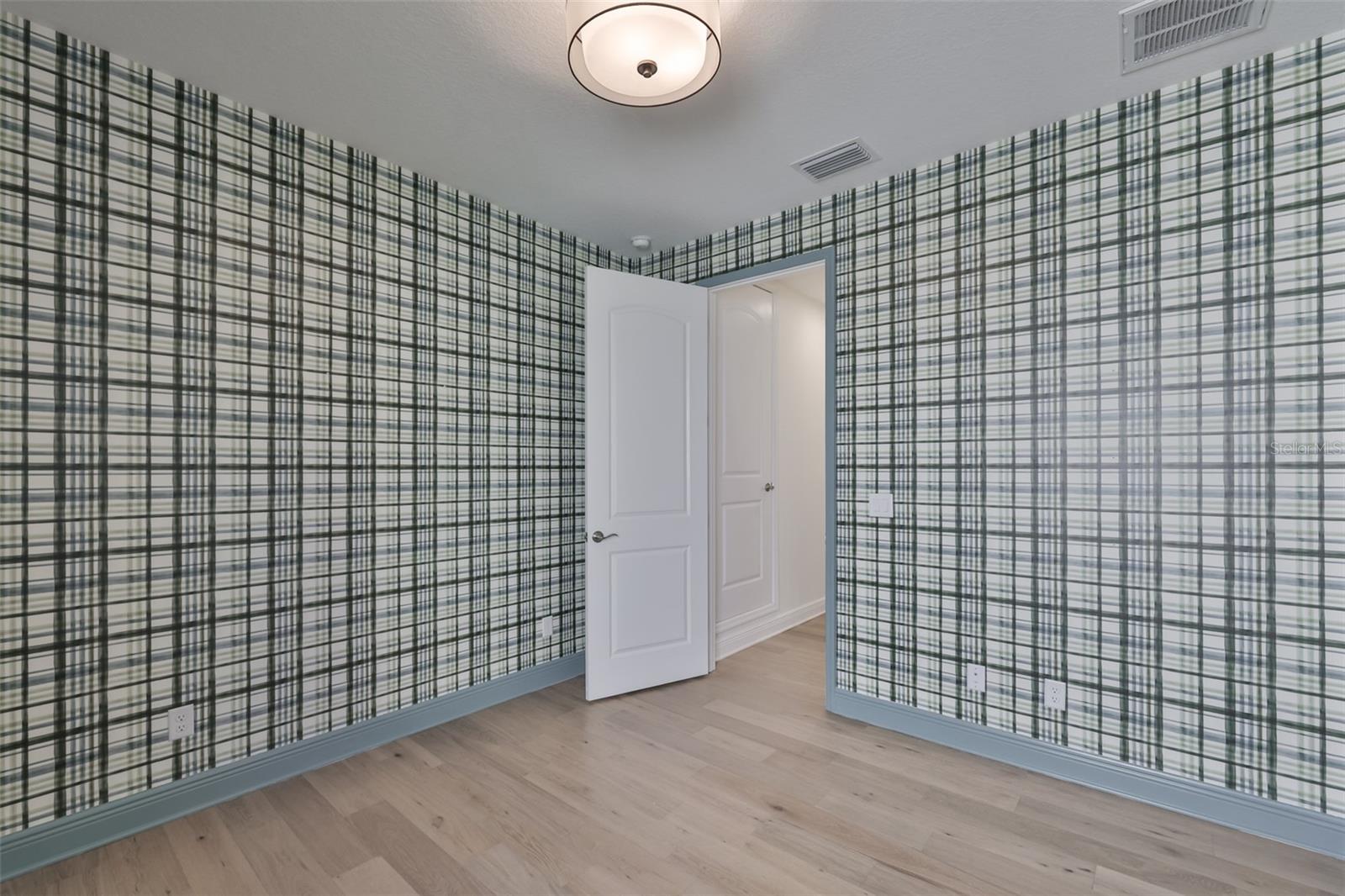 Image 17 of 45 For 11653 Tallfield Lane