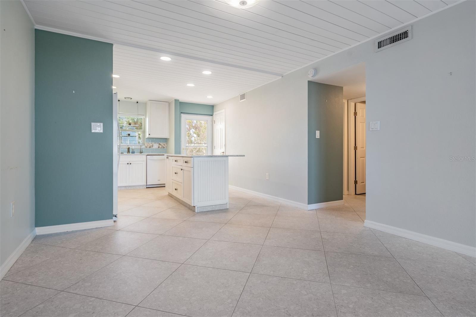 Image 5 of 60 For 9 Haig Place 104