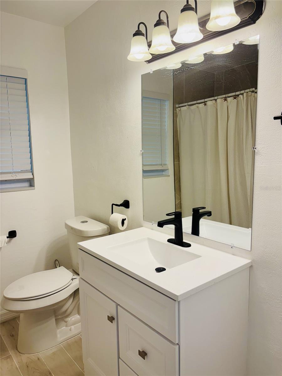 Image 11 of 17 For 10517 Hibiscus Drive