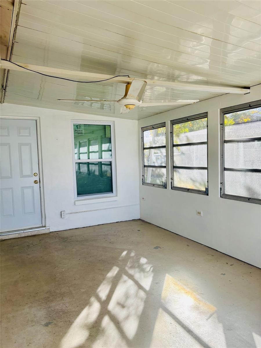 Image 16 of 17 For 10517 Hibiscus Drive