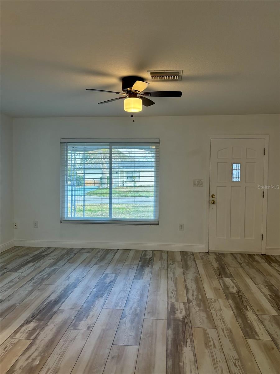 Image 6 of 17 For 10517 Hibiscus Drive