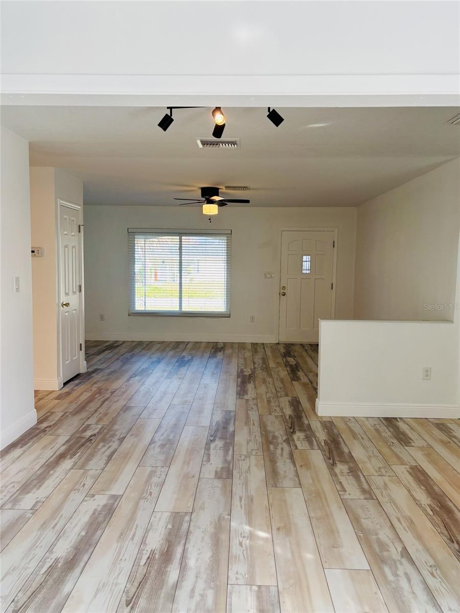 Image 8 of 17 For 10517 Hibiscus Drive