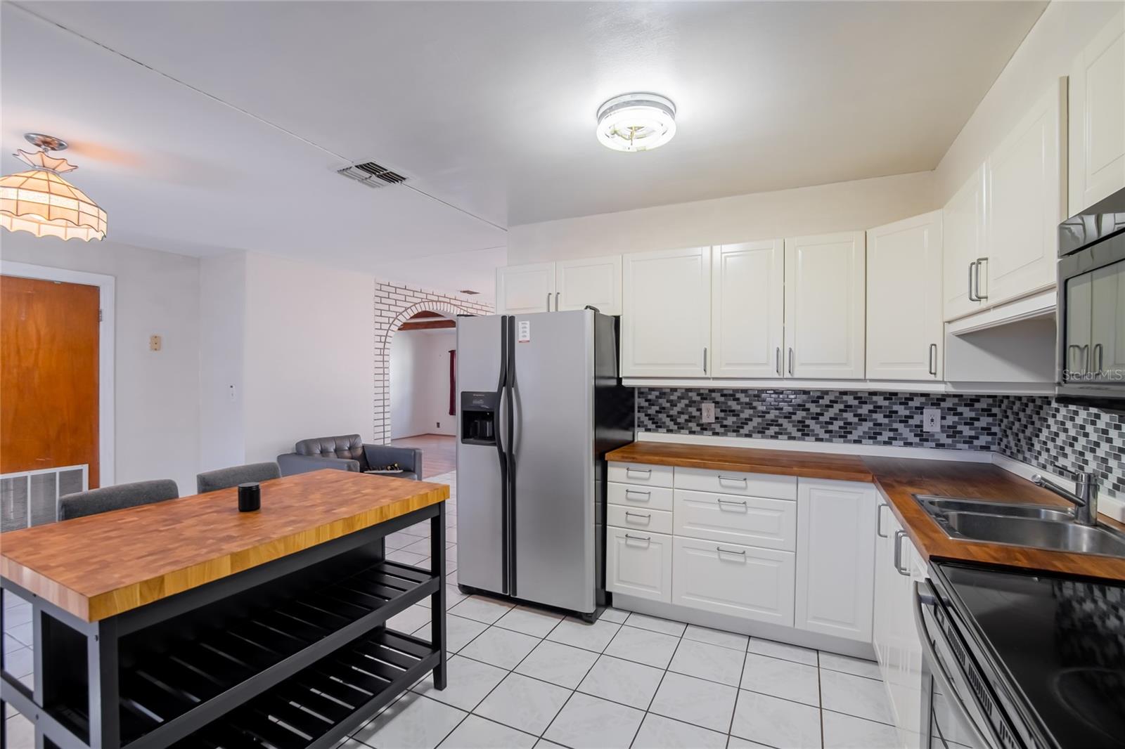 Image 12 of 24 For 806 Papaya Drive