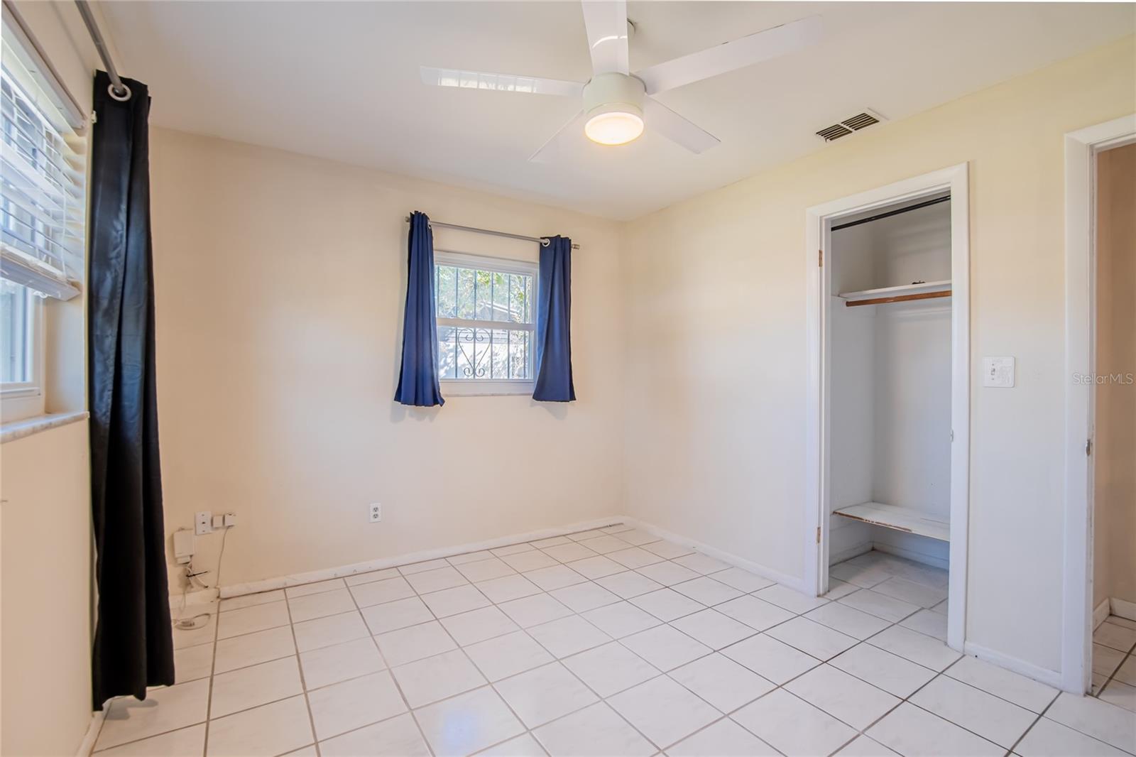 Image 19 of 24 For 806 Papaya Drive