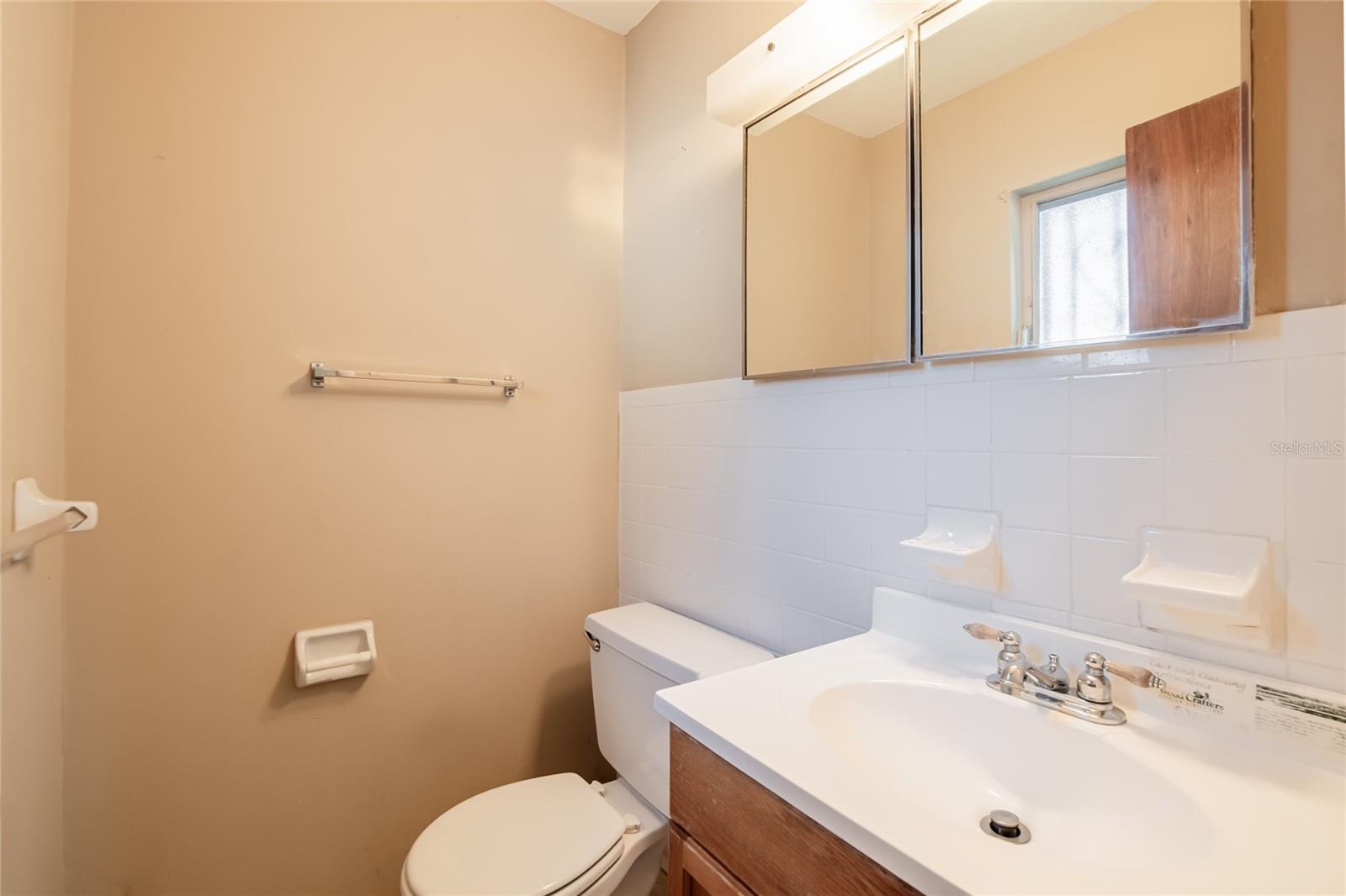 Image 23 of 24 For 806 Papaya Drive