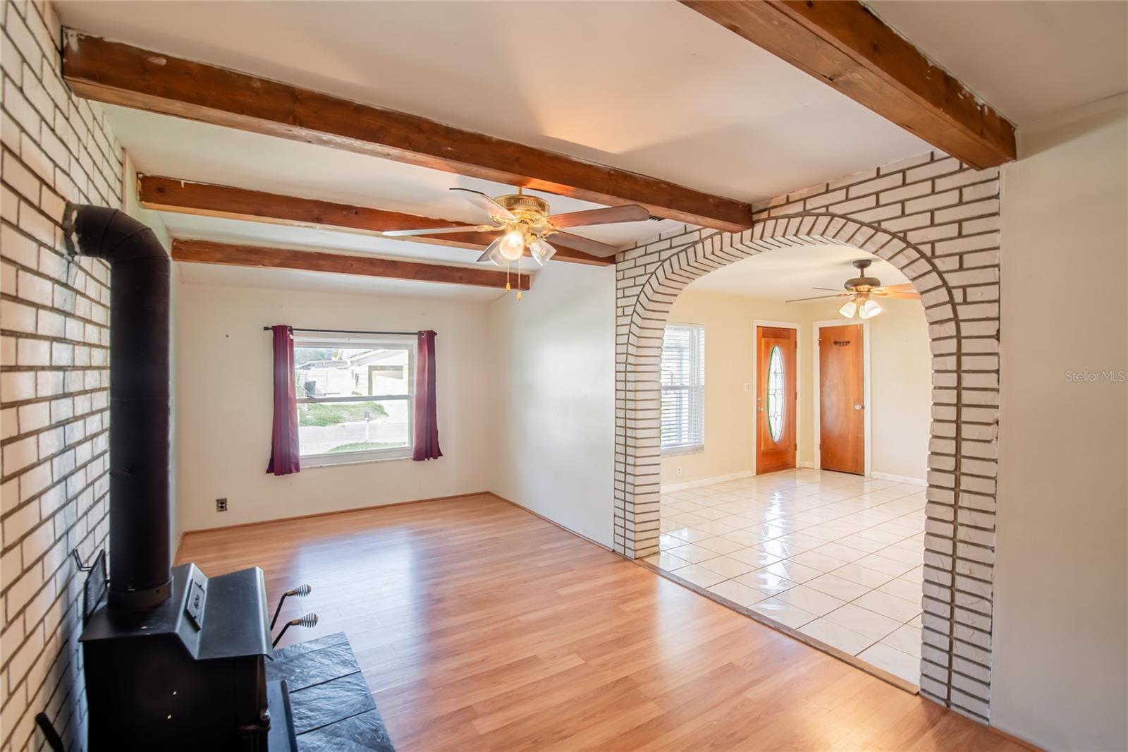 Image 8 of 24 For 806 Papaya Drive