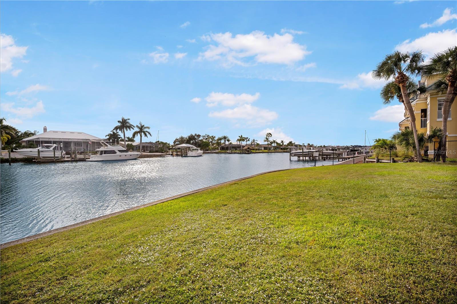 Image 21 of 27 For 1028 Apollo Beach Boulevard 17