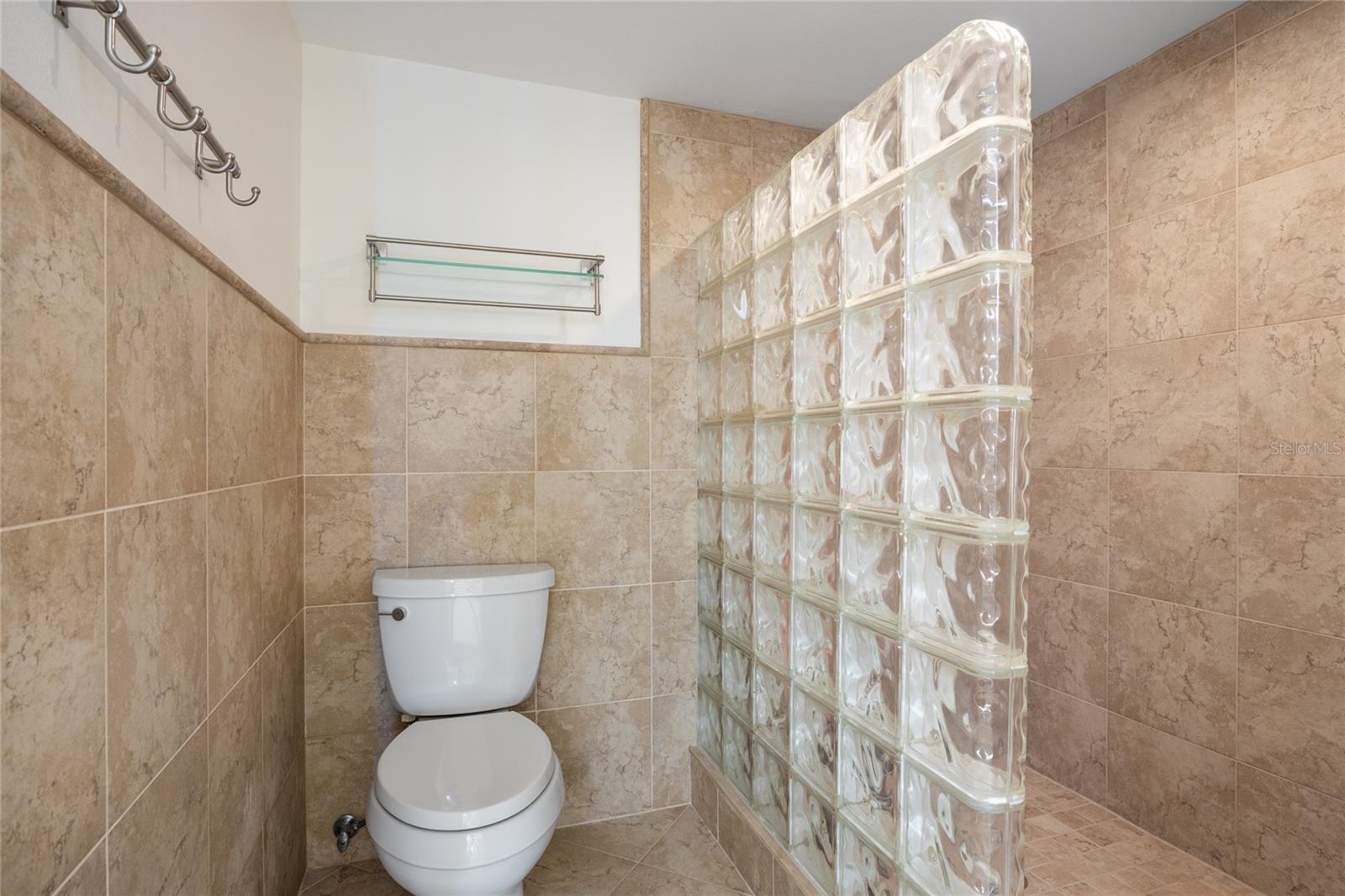 Image 23 of 44 For 2 Adalia Avenue 807