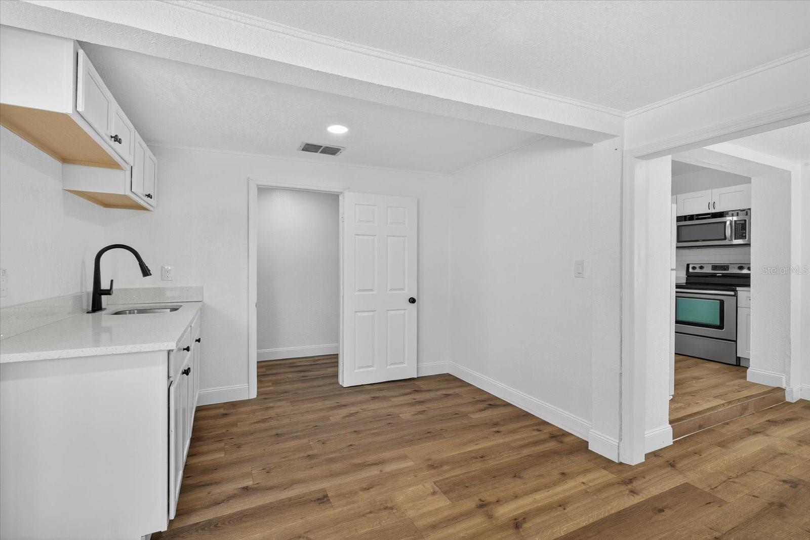 Image 34 of 44 For 3022 Meadow Street