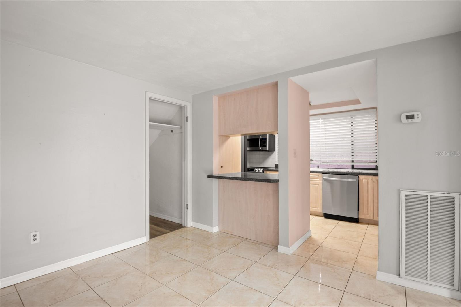 Image 12 of 37 For 7500 Rocky Point Drive