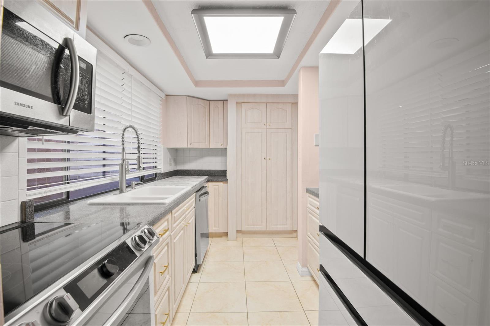 Image 16 of 37 For 7500 Rocky Point Drive