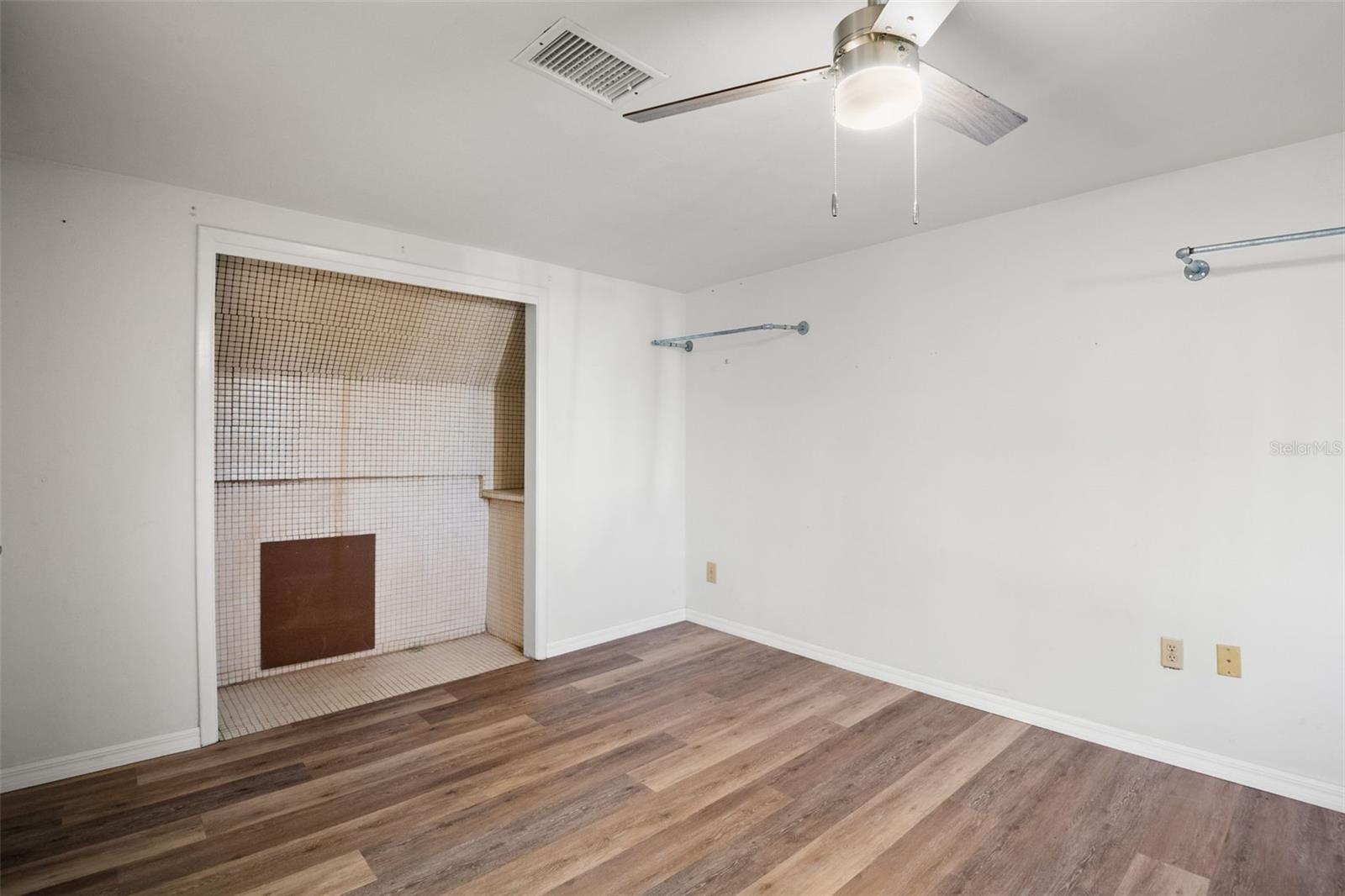 Image 31 of 37 For 7500 Rocky Point Drive