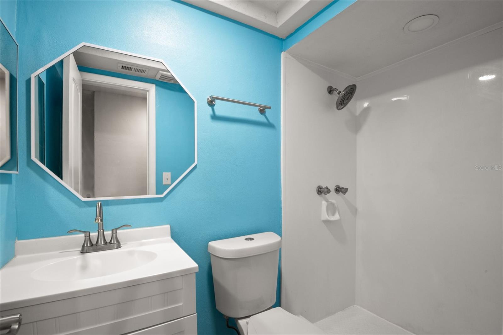 Image 36 of 37 For 7500 Rocky Point Drive