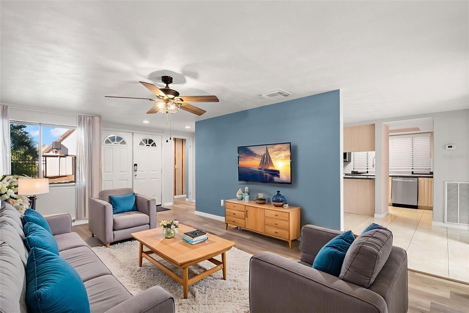 Image 5 of 37 For 7500 Rocky Point Drive