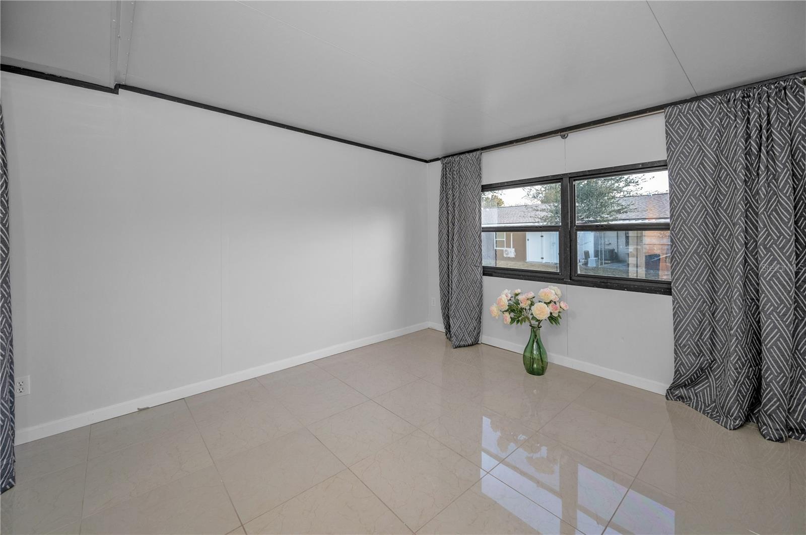 Image 29 of 57 For 24862 Us Highway 19 N 1205