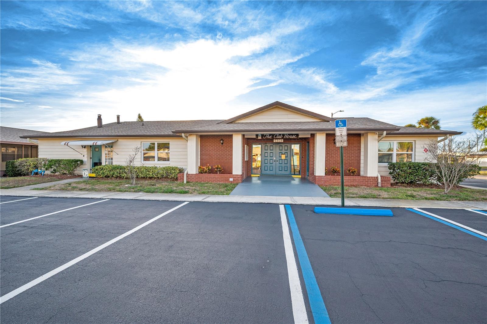 Image 39 of 57 For 24862 Us Highway 19 N 1205