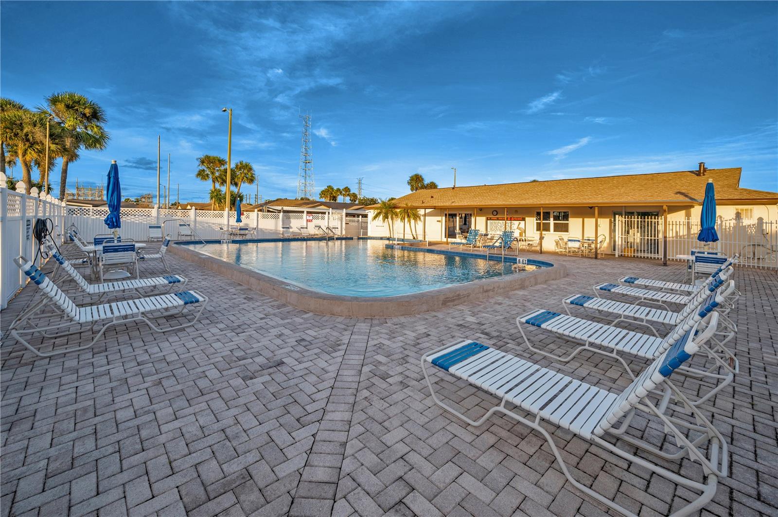 Image 48 of 57 For 24862 Us Highway 19 N 1205