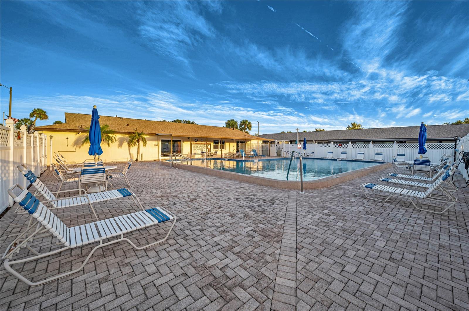 Image 49 of 57 For 24862 Us Highway 19 N 1205