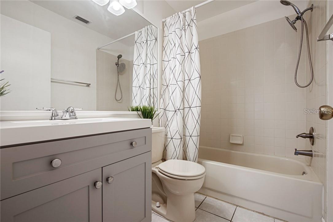 Image 13 of 15 For 4006 Angel Oak Court 202