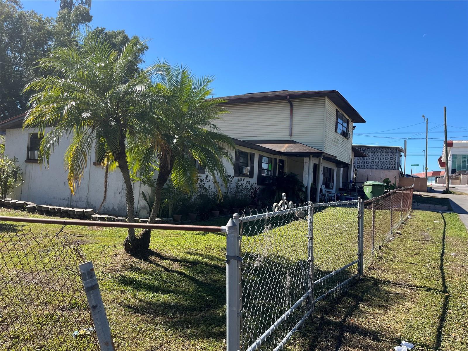 Image 4 of 5 For 905 Juneau Street