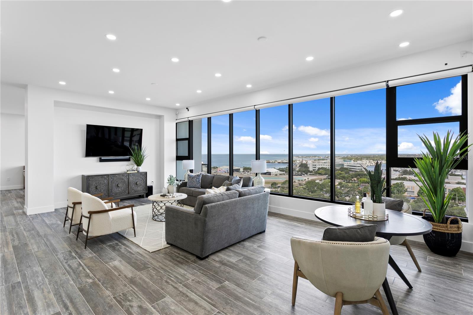 Image 22 of 55 For 199 Dali Boulevard Ph-2