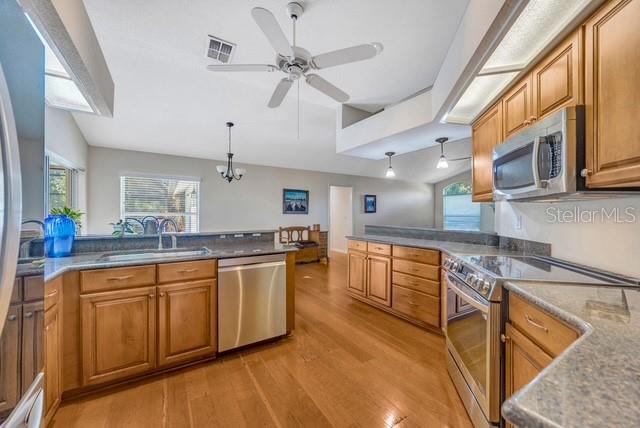 Image 5 of 10 For 507 Surrey Lane