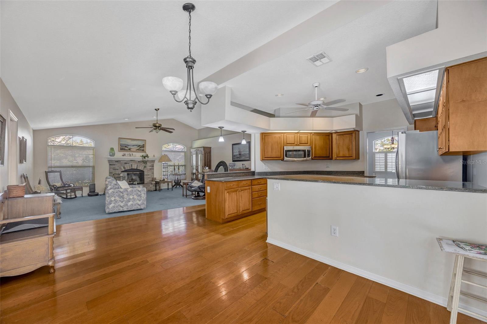 Image 7 of 10 For 507 Surrey Lane