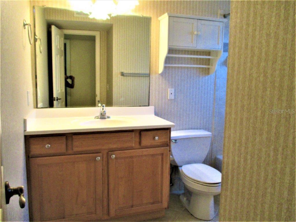 Image 12 of 15 For 6100 Gulfport Boulevard S 112