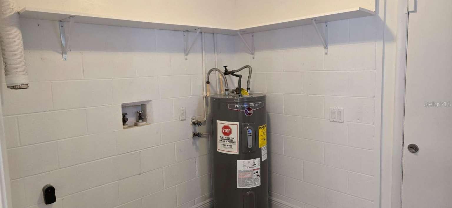 Image 14 of 20 For 4585 Lighthouse Circle 49