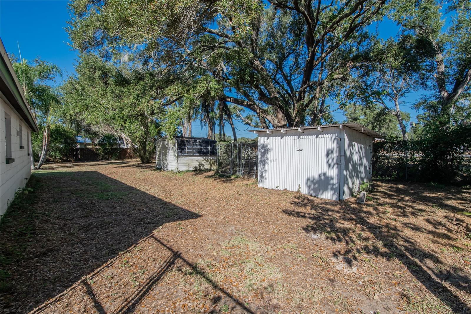 Listing photo id 2 for 11210 Thomas Street
