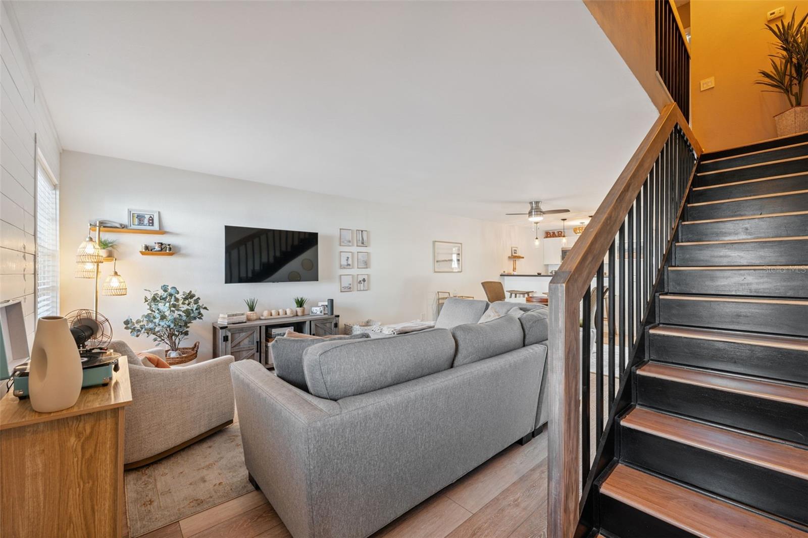 Image 4 of 49 For 4821 Mcelroy Avenue D210