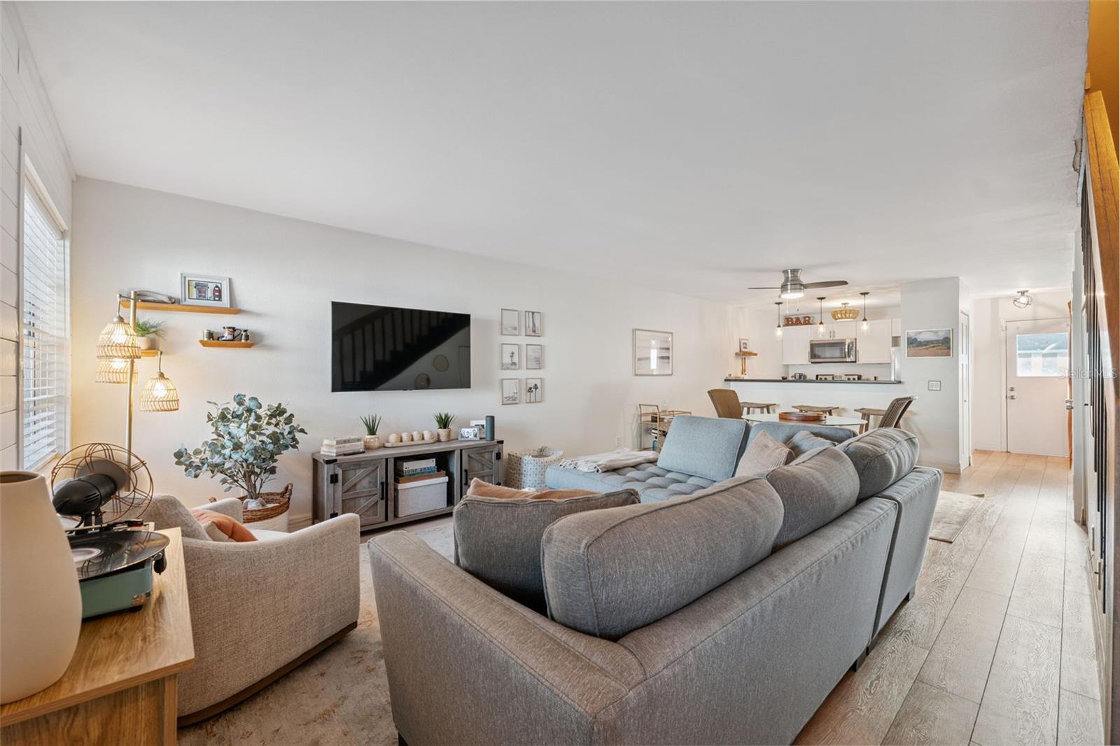 Image 5 of 49 For 4821 Mcelroy Avenue D210