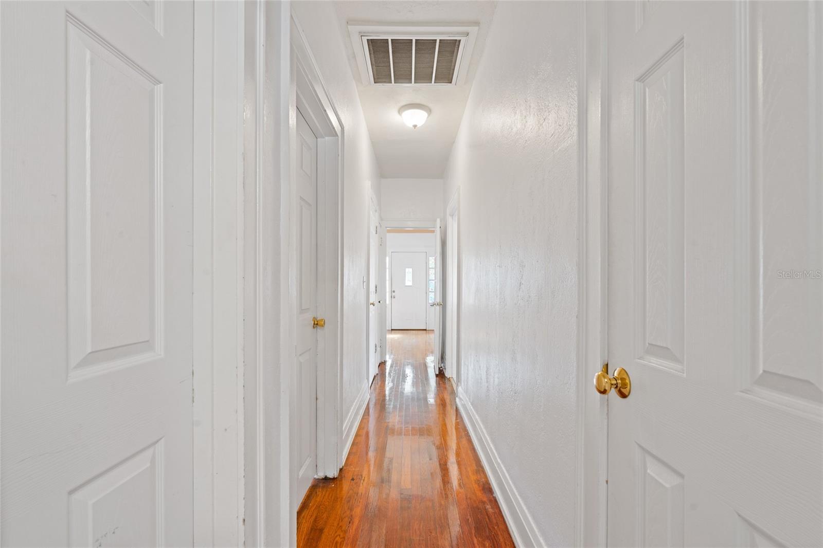 Image 10 of 17 For 727 23rd Avenue N