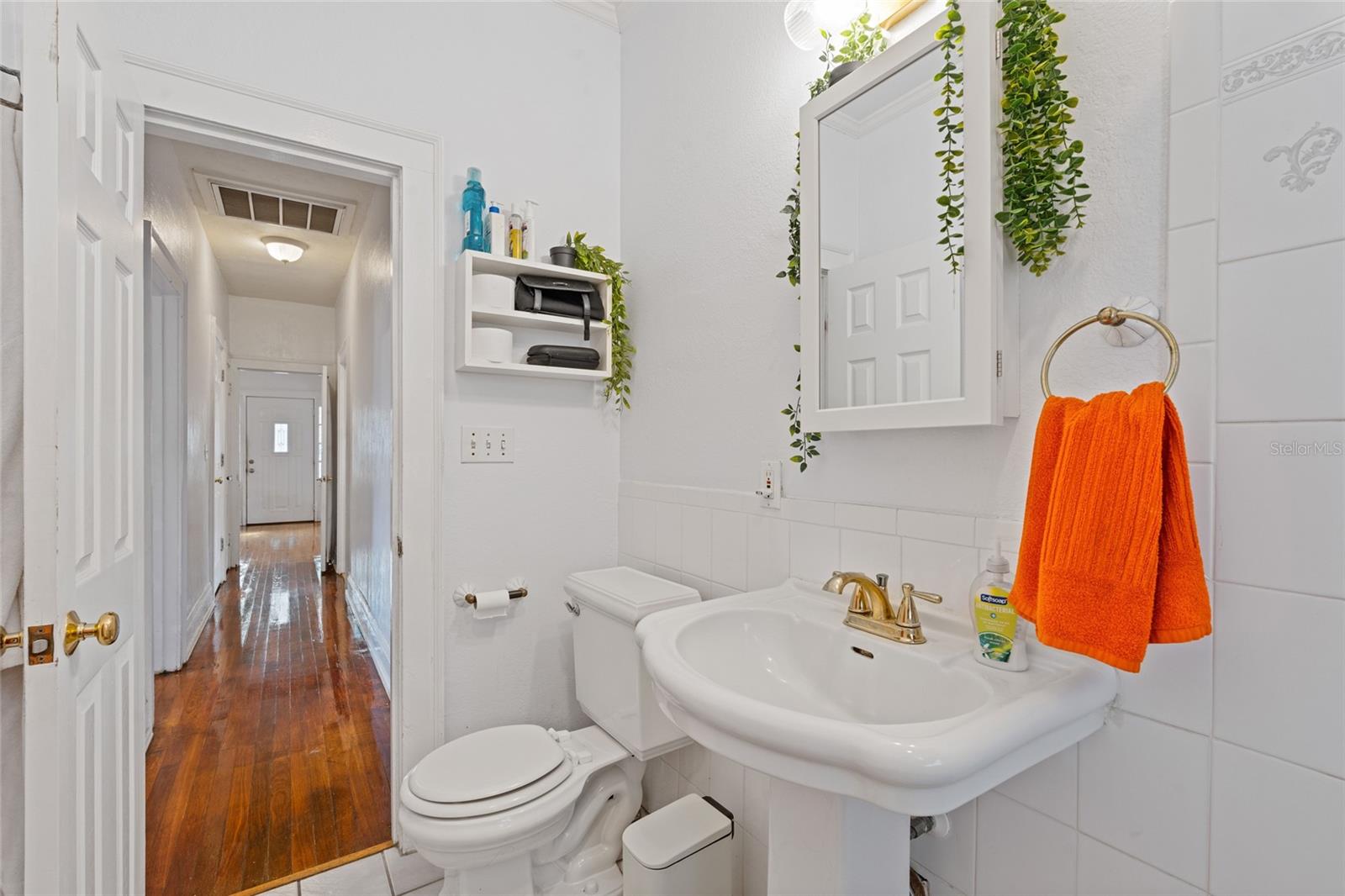 Image 9 of 17 For 727 23rd Avenue N