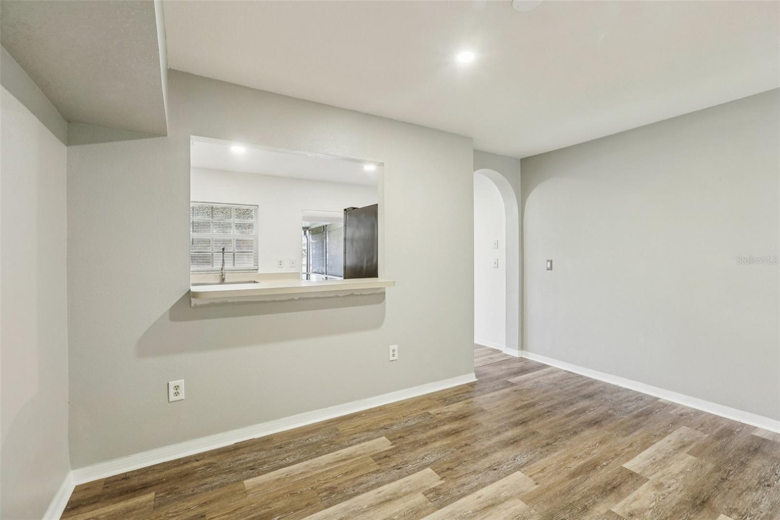 Image 10 of 28 For 729 Kensington Lake Circle