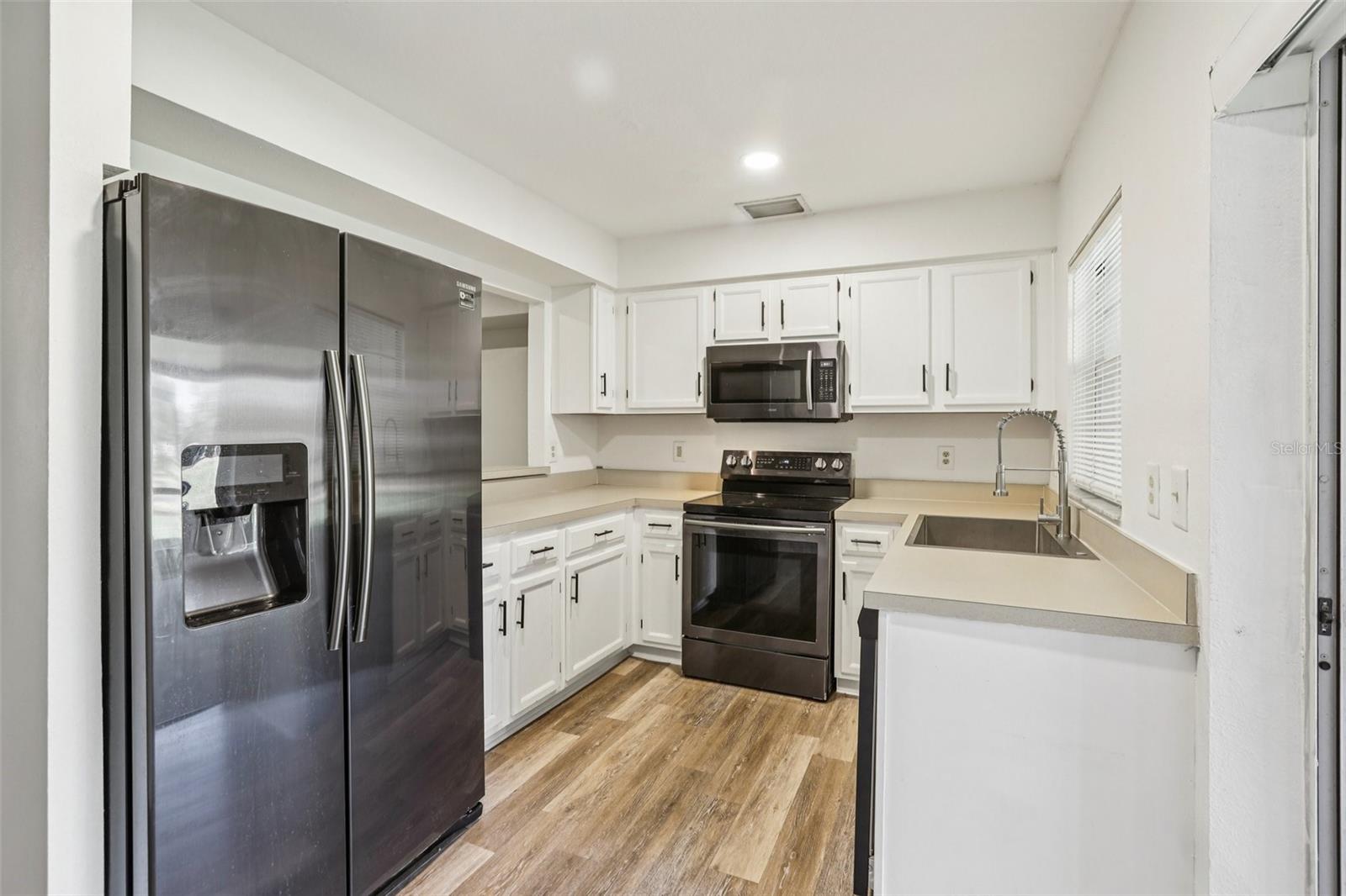 Image 11 of 28 For 729 Kensington Lake Circle