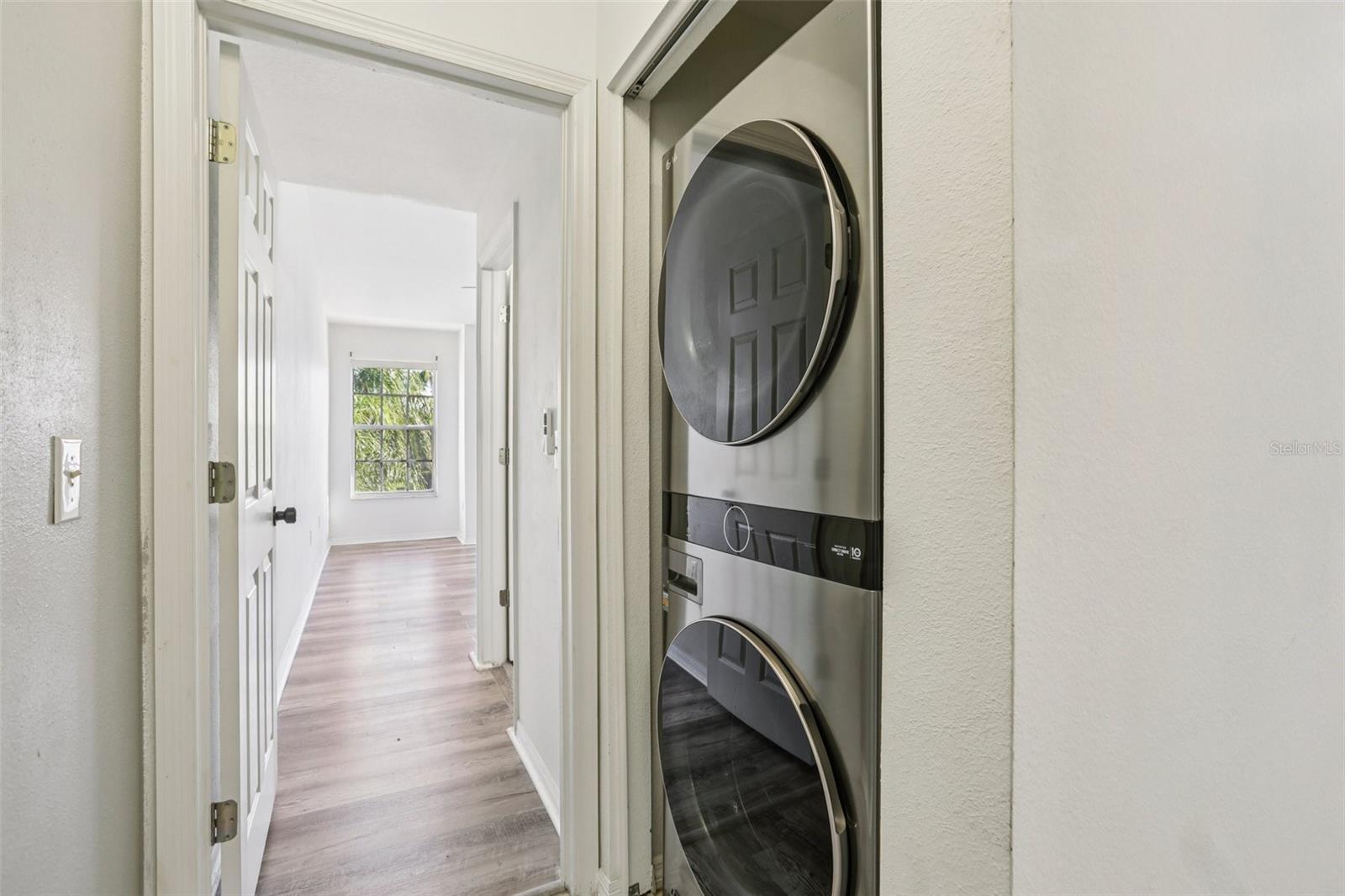 Image 12 of 28 For 729 Kensington Lake Circle