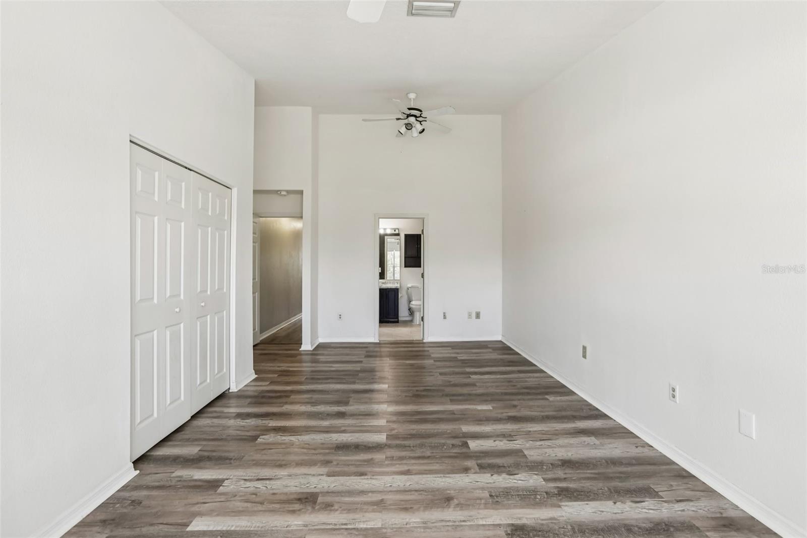 Image 14 of 28 For 729 Kensington Lake Circle