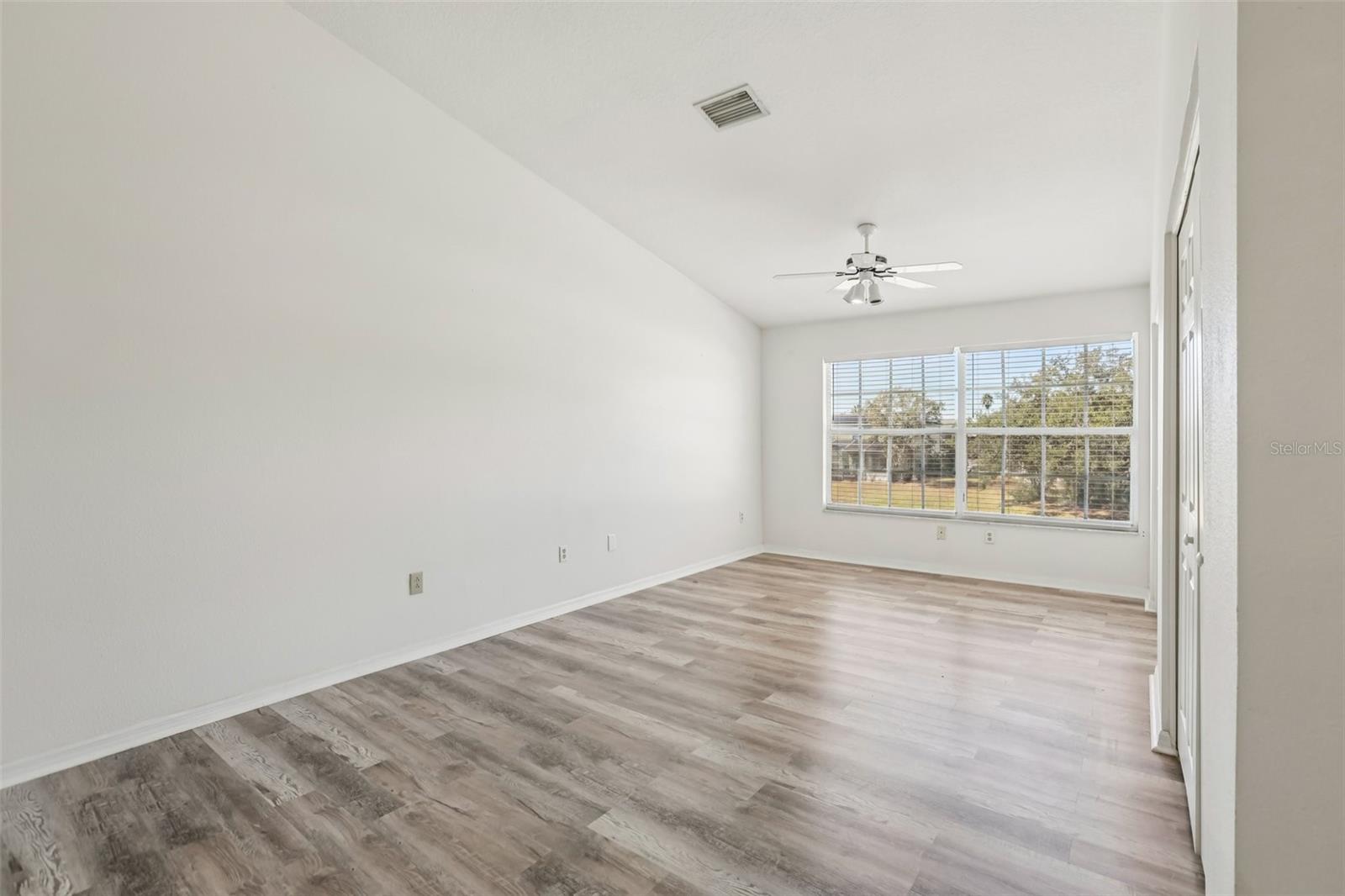 Image 15 of 28 For 729 Kensington Lake Circle