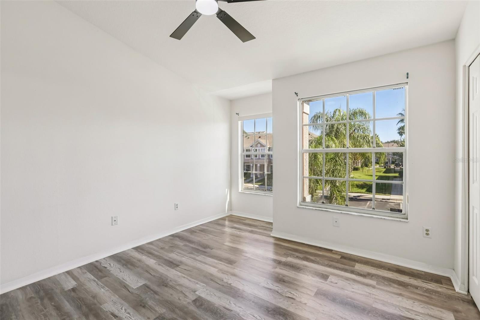 Image 16 of 28 For 729 Kensington Lake Circle