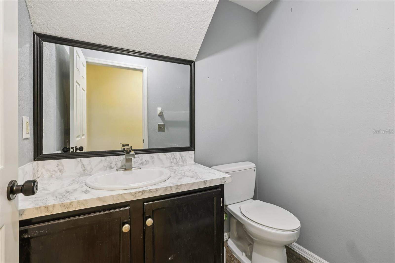 Image 19 of 28 For 729 Kensington Lake Circle