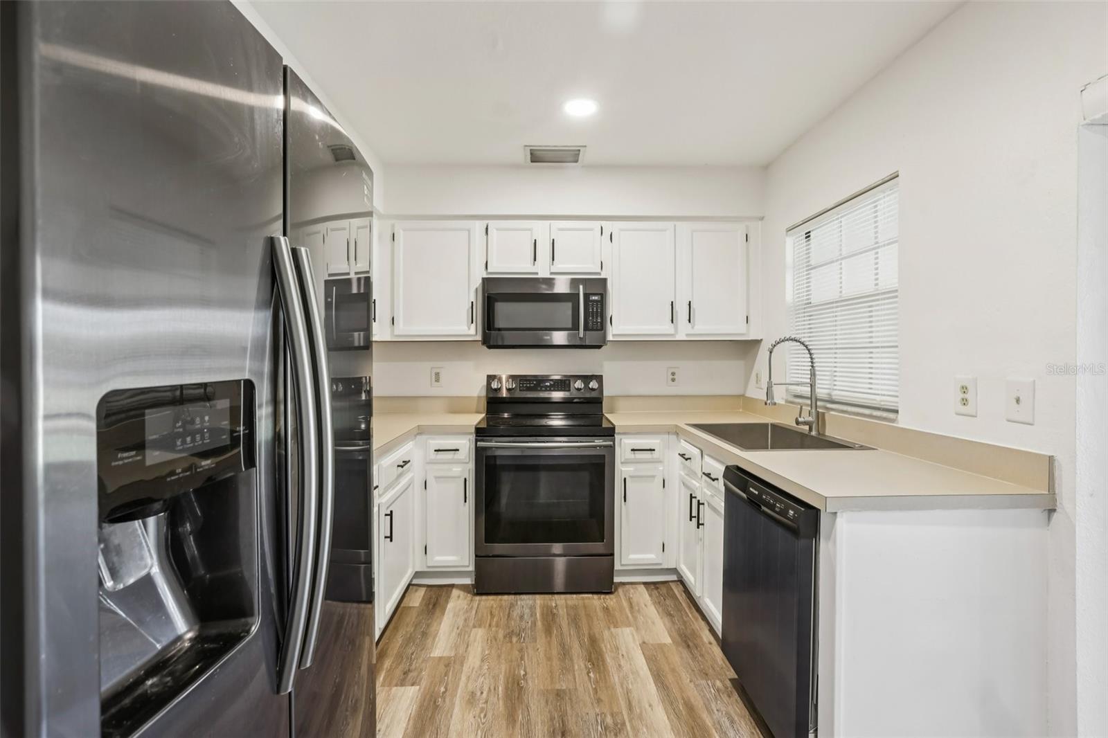 Image 20 of 28 For 729 Kensington Lake Circle